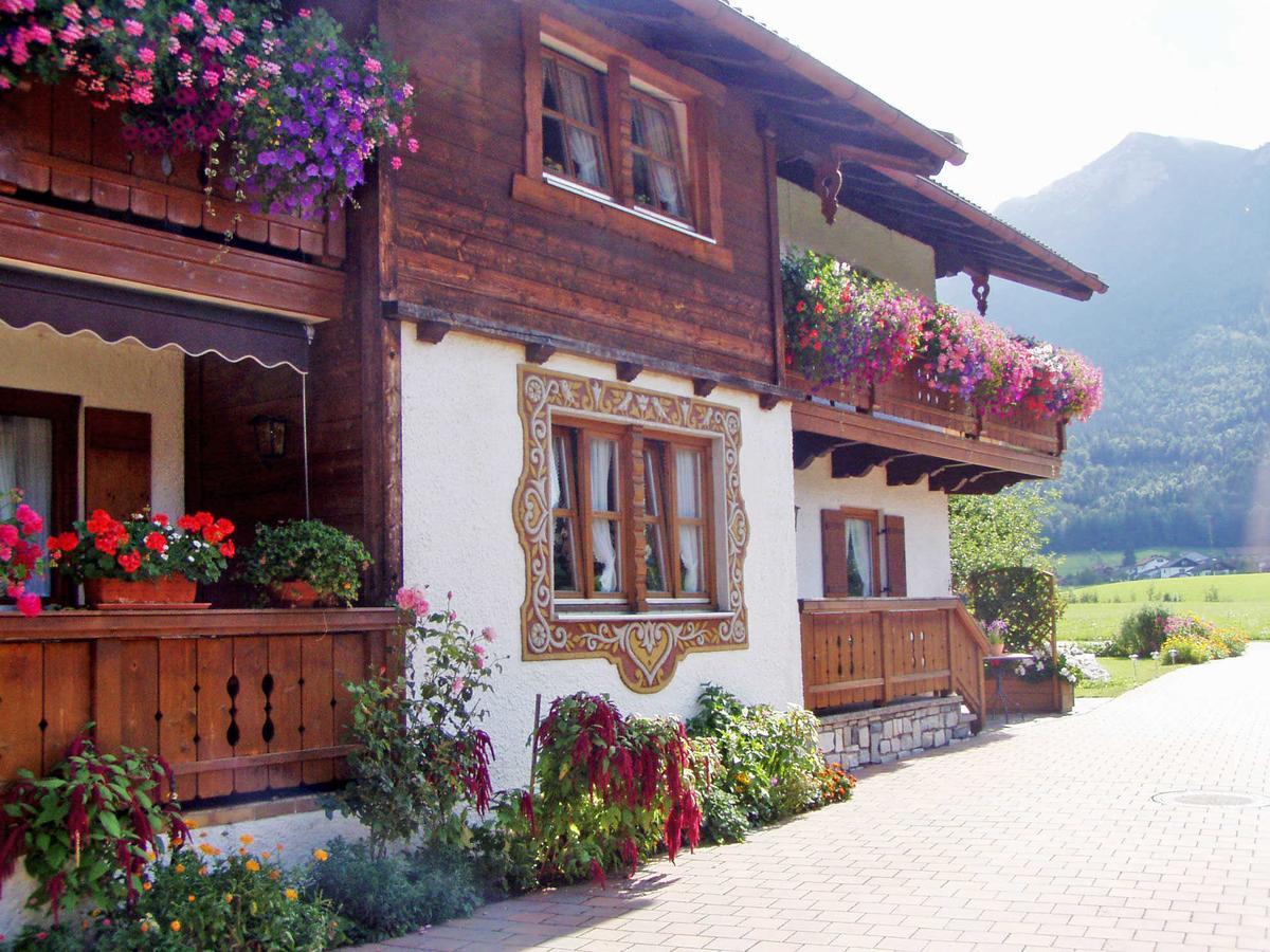 Ferienwohnungen Mit Bergblick 因泽尔 外观 照片